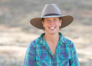 Fiona Murdoch, Wildlife Unlimited's Northwest Victoria (Mallee) Area Manager